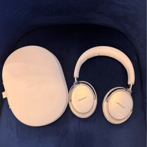 Bose QuietComfort Ultra Noise Cancelling Headphones in Diamond 60th